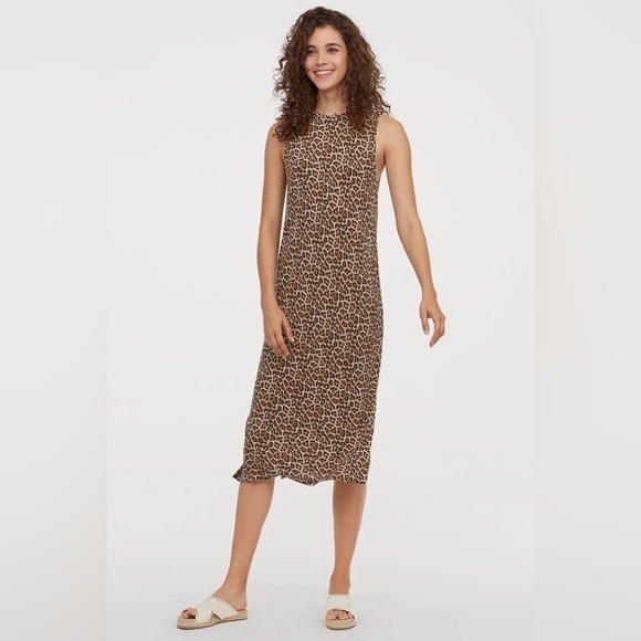 H&M Dresses & Skirts - H&M Women’s Midi Length Leopard Print Side Slit Dress Size XXS